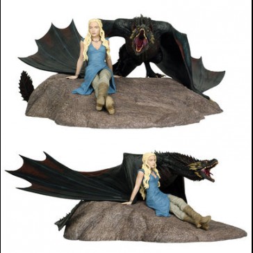 DARK HORSE - Daenerys & Drogon Mini Statua DARK HORSE - Daenerys & Drogon Mini Statua