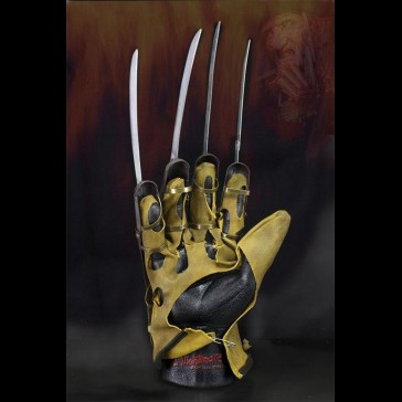 NECA - Nightmare on Elm Street Freddy Glove replica (1984)
