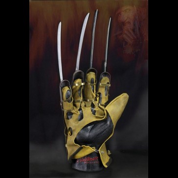 NECA - Nightmare on Elm Street Freddy Glove guantoreplica (1984)