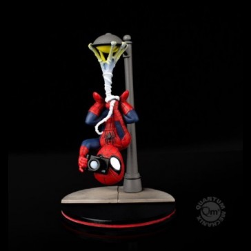 QUANTUM MECHANIX - Marvel: Spider-Man with Camera Q-Fig QUANTUM MECHANIX - Marvel: Spider-Man with Camera Q-Fig