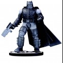 DC DIRECT - Batman Black & White Statue Batman by Frank Miller 18 cm