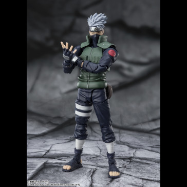BANDAI - Naruto S.H.Figuarts Action Figure Kakashi Hatake -The famed Sharingan Hero