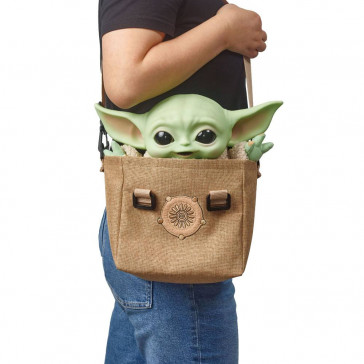MATTEL - Star Wars The Mandalorian Electronic Plush Figure with Shoulder Bag The Child 28 cm