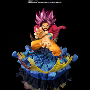 BANDAI - Dragon Ball Daima Super Saiyan 4 Son Goku Extra Battle Figuarts Zero