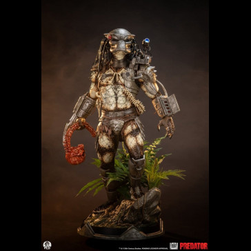 PCS COLLECTIBLES - Predator Statue 1/2 Predator 117 cm
